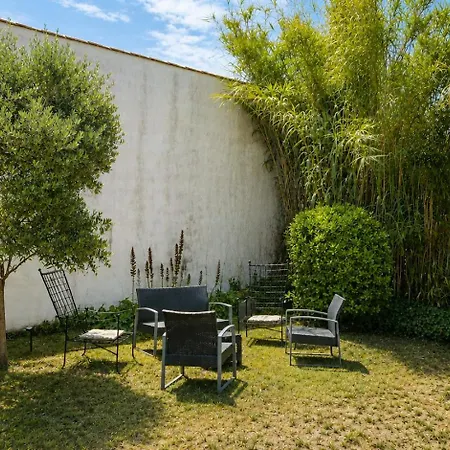 Le Clos Du Vieux Porche * لا كوردي سور مير